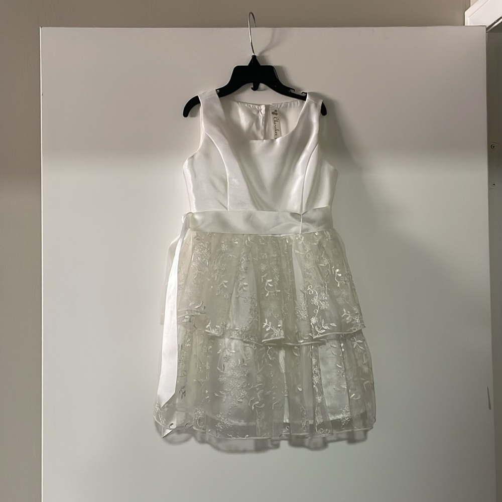 Beautiful Dress, size 4-5, worn once.